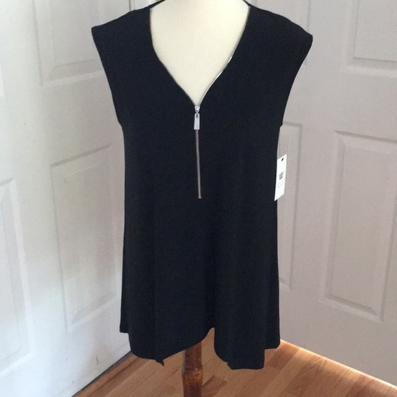 Zippered Sleeveless Top NWT - Picture 2 of 4